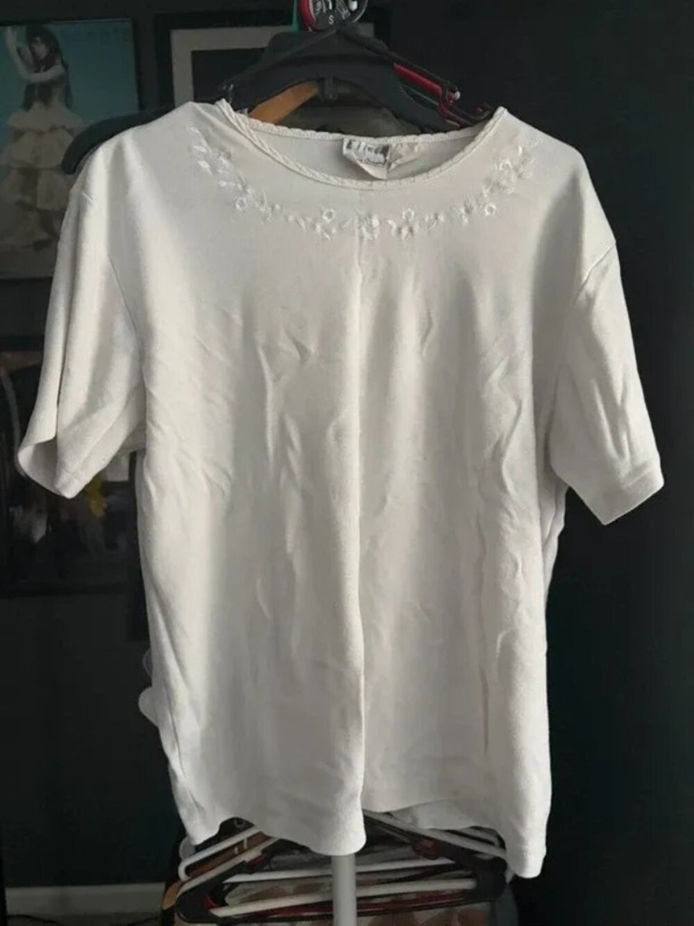 Bobbie Brooks White Floral Embroidered Short Sleeve Top